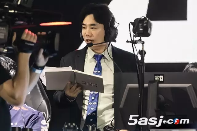 Homme教练官宣加盟LCK！曝2026赛季转会内幕，薪资与队员反应揭秘