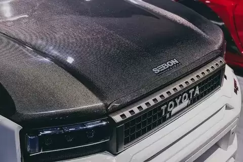 丰田普拉多东洋轮胎定制版发布，宽体越野新造型配混动四驱