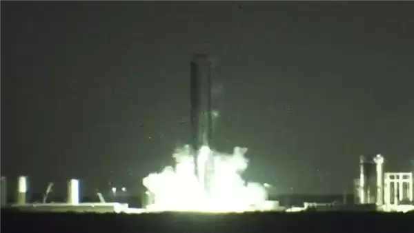 美国重返月球最关键一环 SpaceX首艘V3助推器测试期间爆炸