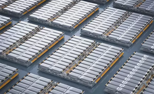 终结电动车冬天成电动爹的难题！上汽全固态电池2027年量产交付