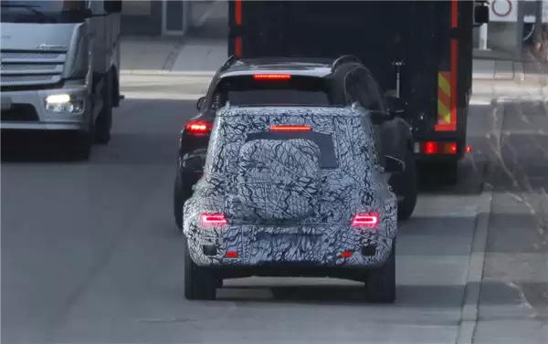 敢卖100万的纯电方盒子 奔驰小G谍照曝光：依旧硬派