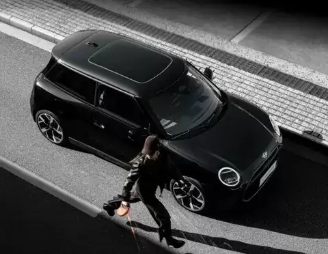 电动MINI COOPER推量子夜黑版 售20.58万元