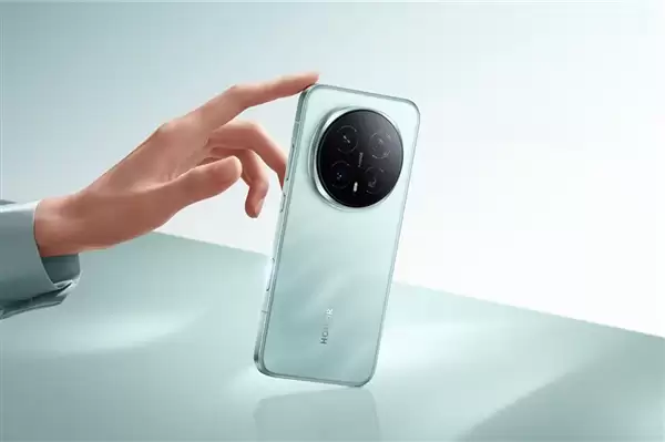 荣耀Magic8+ Ultra入网：荣耀最强影像旗舰