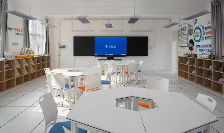 俞浩未来基金会教育公益双轨并行：“未来教室”与“灯塔计划”共筑创新人才培养新布局