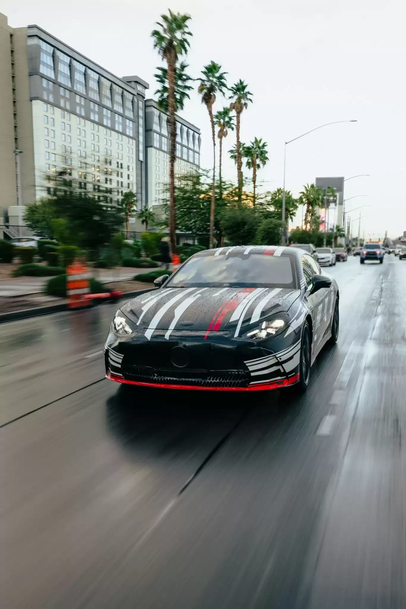 AMG 全新四门 GT 轿跑踪迹渐现：三电机 1341 马力，还将主打轻量化