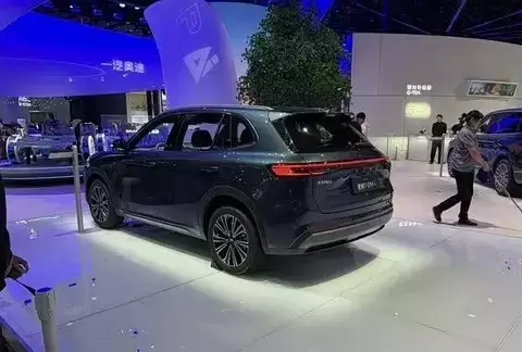 2026款星途7+ EM-i亮相广州车展，纯电续航提升至200公里