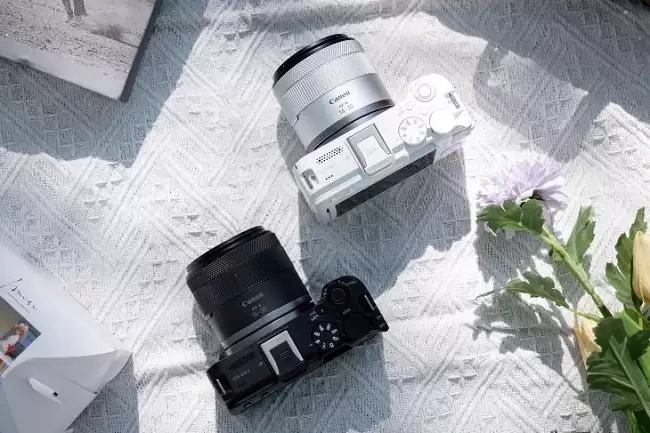 2025全能微单推荐：佳能R50V，兼顾高质量直播、便携Vlog与专业视频创作