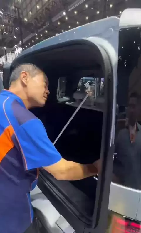 郑州小伙携尺看车,5万销量爆款SUV成房车改装新宠