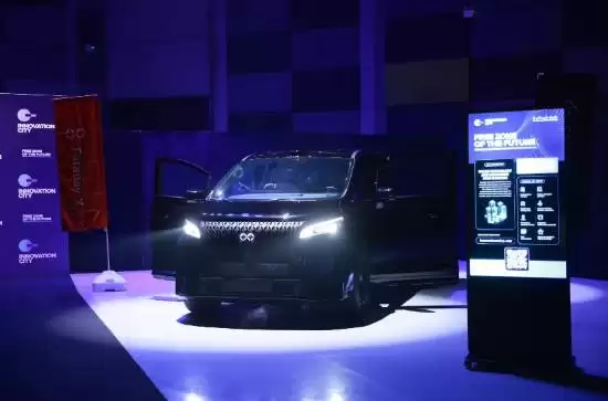 法拉第未来FX Super One迪拜首交付，伊涅斯塔成首位车主