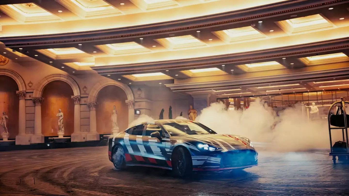 梅赛德斯-AMG 纯电 GT 四门轿跑原型车亮相：布拉德·皮特站台，马力超 1000 匹