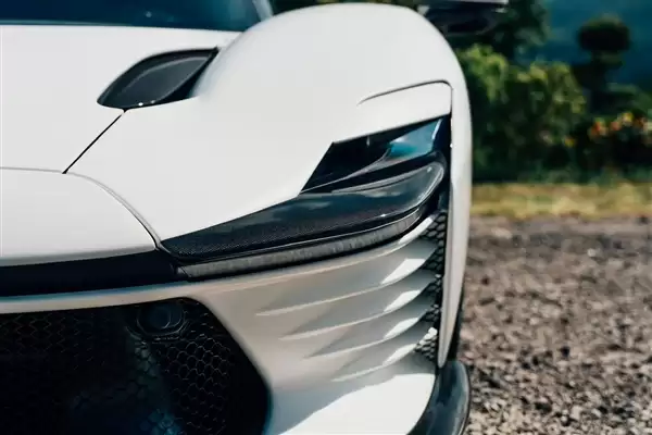 落地超2000万的超跑王者 林俊杰晒出新车法拉利Daytona SP3