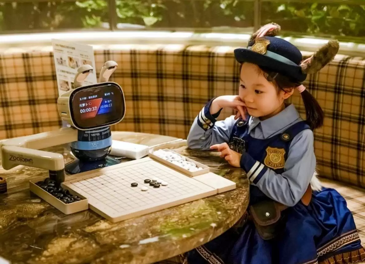 跟着《疯狂动物城2》一起火：元萝卜朱迪系列成家长圈热门陪伴工具