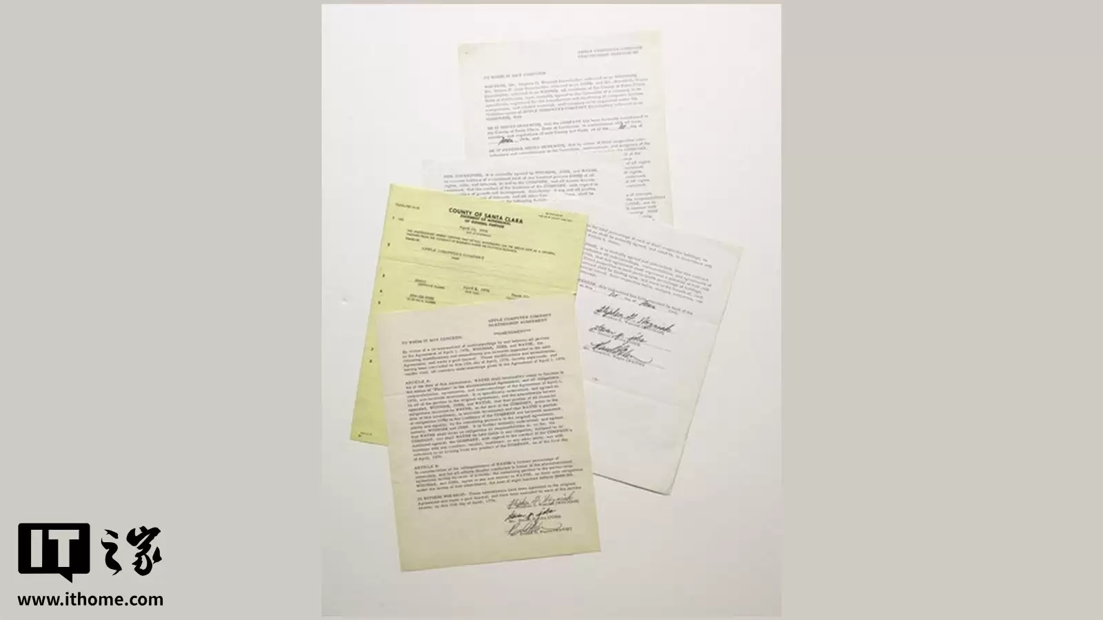 乔布斯、沃兹尼亚克、韦恩三方签署，苹果公司原始合伙协议即将拍卖