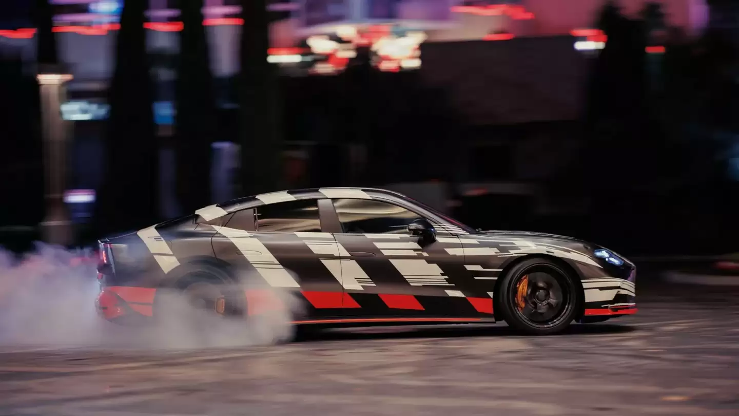 梅赛德斯-AMG 纯电 GT 四门轿跑原型车亮相：布拉德·皮特站台，马力超 1000 匹