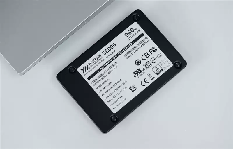 企业级SATA SSD天花板！长江存储SE006 960GB评测：持续3天高负载测试 全程稳定读写
