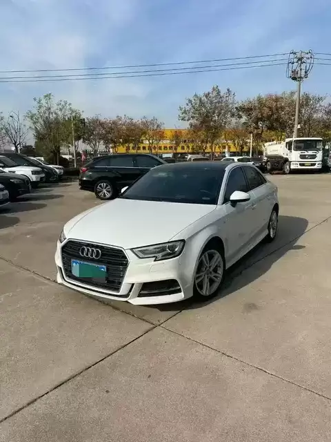 2018款奥迪A3L 7万公里高配车估价6.8万至7.5万元