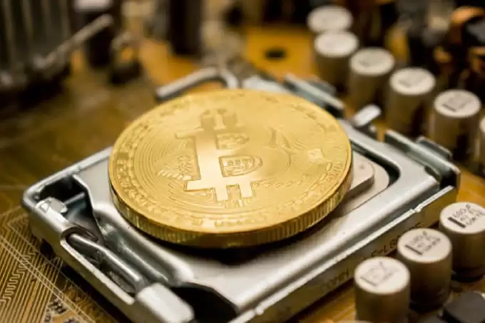 币圈适合长期持有的十大潜力币, 2025年最值得购买的10种加密货币