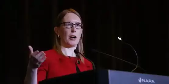 春季冲刺迈向加密货币清晰化Hester Peirce表示:NFT将是下一个监管方向