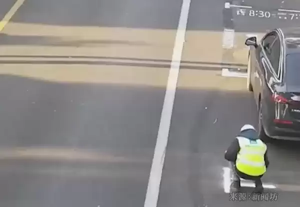 男子为路边停车方便自己画了个车位:被罚4200元