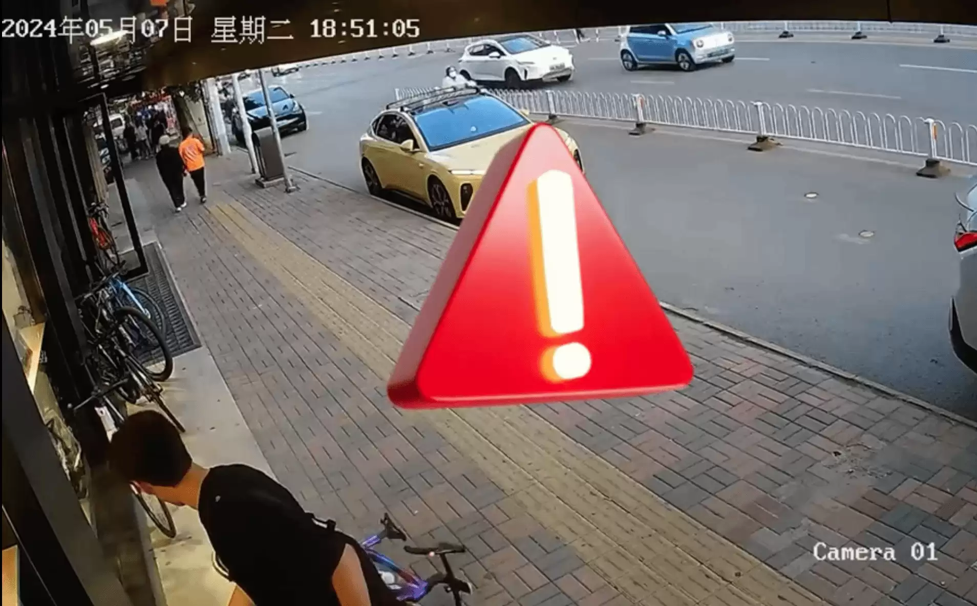 17岁男孩碰倒价值13万自行车 车主起诉