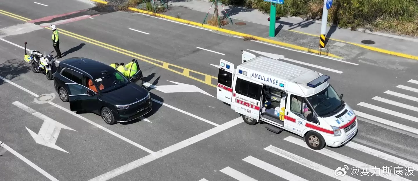 行业首批:赛力斯成功完成“车-警-医”联动技术验证