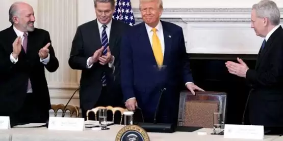 比特币为何跌破8万？白宫加密货币峰会不如预期 特朗普关税争端加剧衰退忧虑