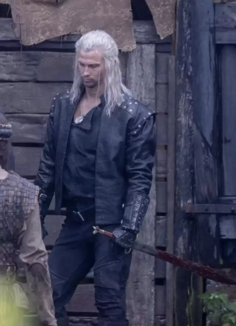 猎魔人S4现场照泄露，杰洛特服装引粉丝不满