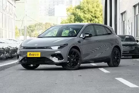 零跑Lafa5上市：9.28万起，标配800V平台与高阶智驾