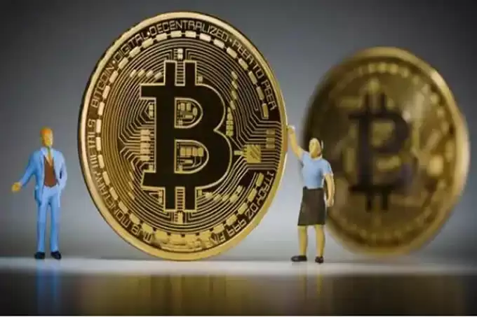 日本央行不升息维持0.25%利率!比特币站回10万美元