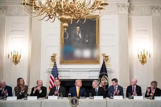 特朗普白宫加密货币峰会重申比特币储备命令 仅提1更新!BTC下探8.5万美元