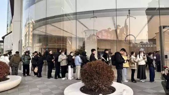 华为Mate 80系列开售火爆 全线降价引燃抢购潮