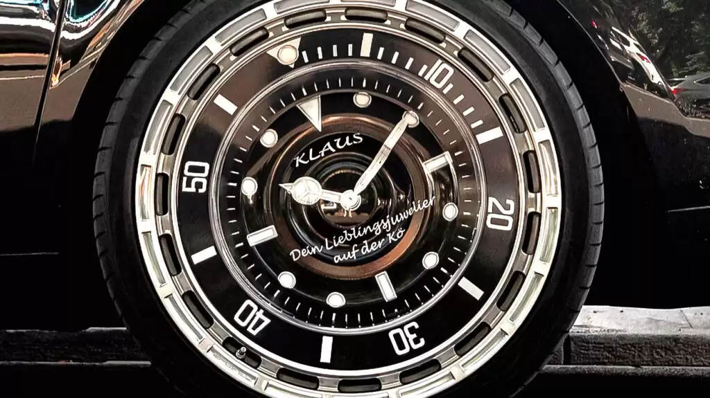 劳斯莱斯幻影史上最豪横改装,把劳力士“水鬼腕表”装在车轮上