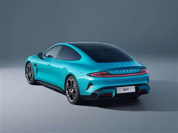 雷军回应小米能耗弱于特斯拉:SU7是C级车配置高 车会重一些能耗肯肯定会高