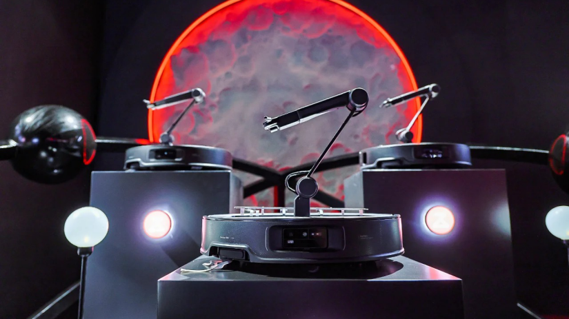 石头科技登顶2025上半年全球清洁机器人市场 扫地机品类稳居第一