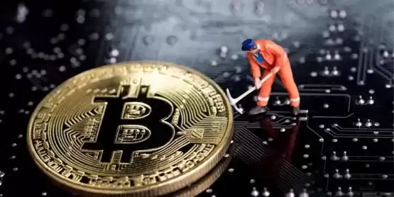 比特币哈希价格创历史新低，矿企改挖其他PoW币对冲风险