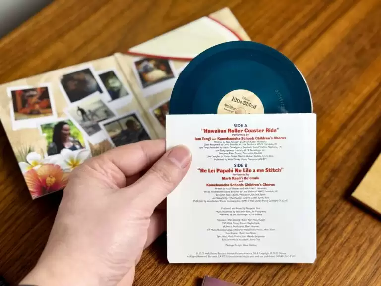 初探 4 英寸黑胶唱片：每面能听约 4 分钟，漂亮但“难伺候”