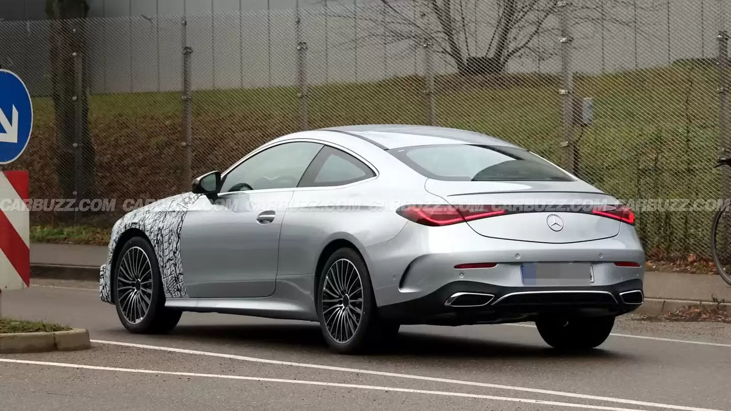 梅赛德斯-奔驰 CLE 轿跑中期改款测试车路测谍照曝光