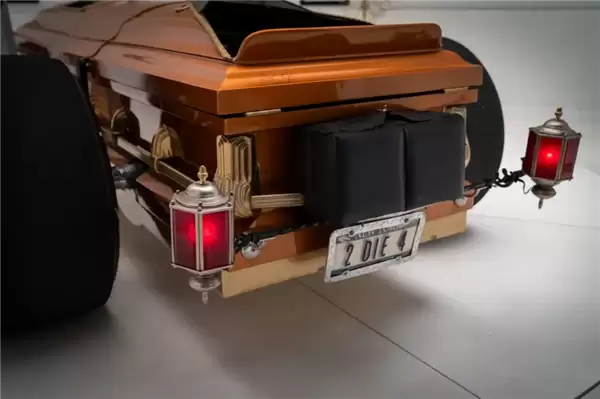 美国人真的造出过“棺材车”：还能合法开上路