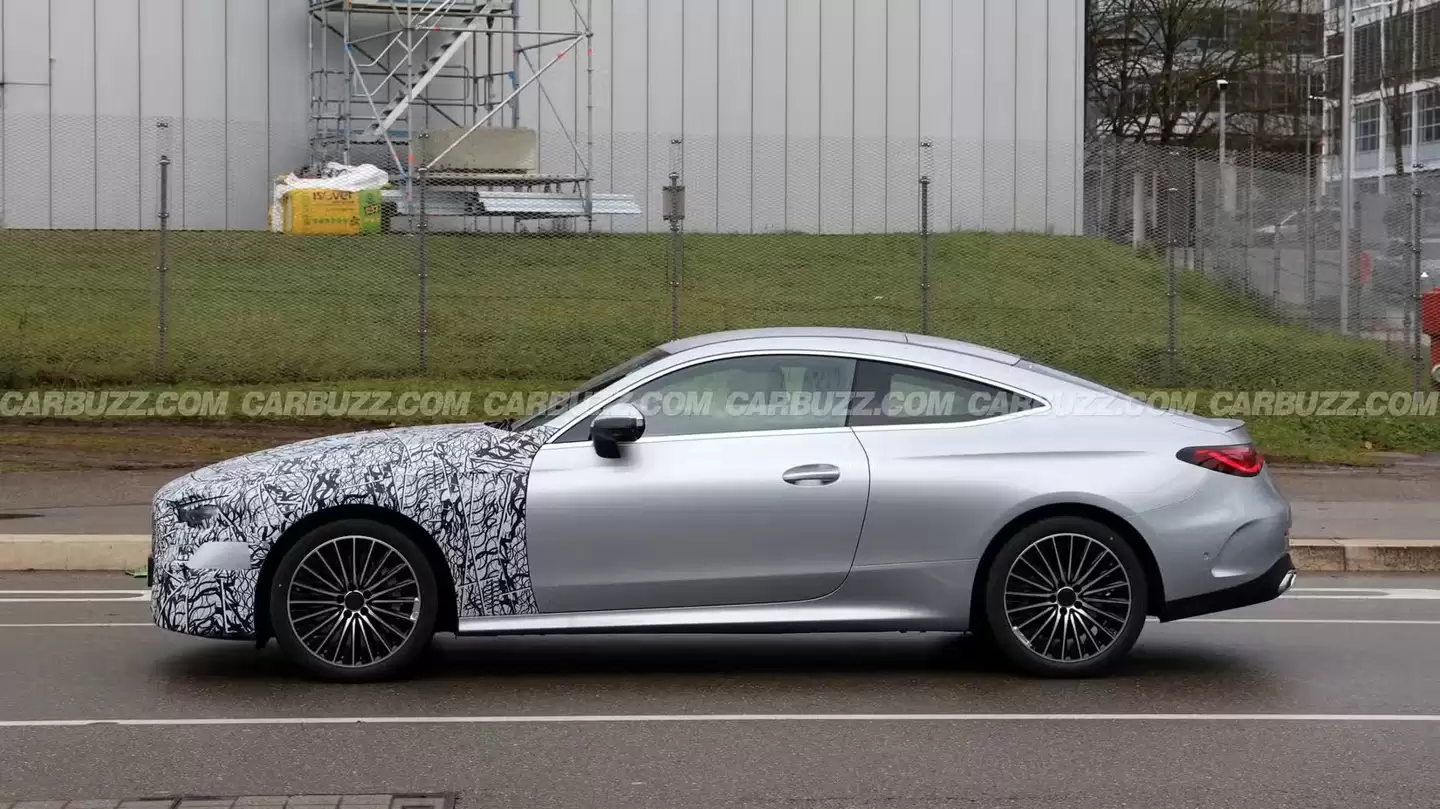 梅赛德斯-奔驰 CLE 轿跑中期改款测试车路测谍照曝光