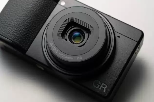 理光 GR IV 相机固件 1.04 版发布,优化充电控制、性能等