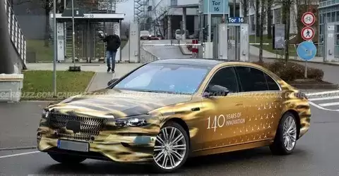 梅赛德斯-奔驰140周年盛典发布新S级