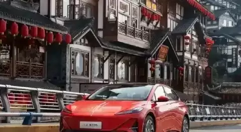 红旗天玑05上市,孙颖莎代言,起售价14.48万,最高优惠1.5万