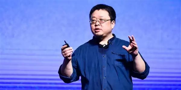 罗永浩微博抽奖送iPhone 17被指抠：最后改抽iPhone 17 Pro Max