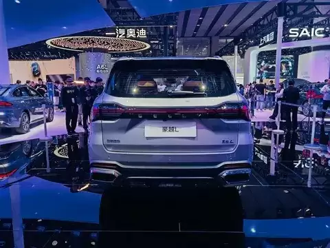 2025款吉利豪越L上市，9.99万起售，搭载Flyme Auto新增1.5T动力