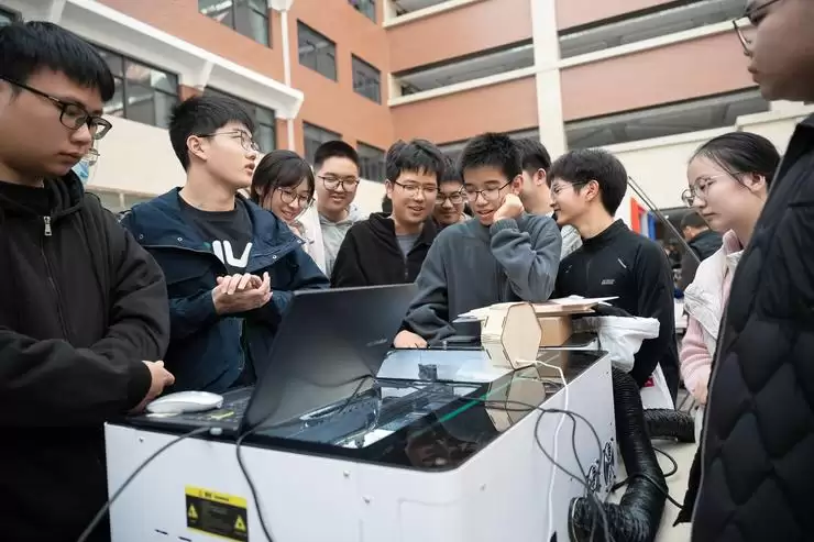 俞浩未来基金会“灯塔课堂”第二期开讲，以科学史启迪创新思维