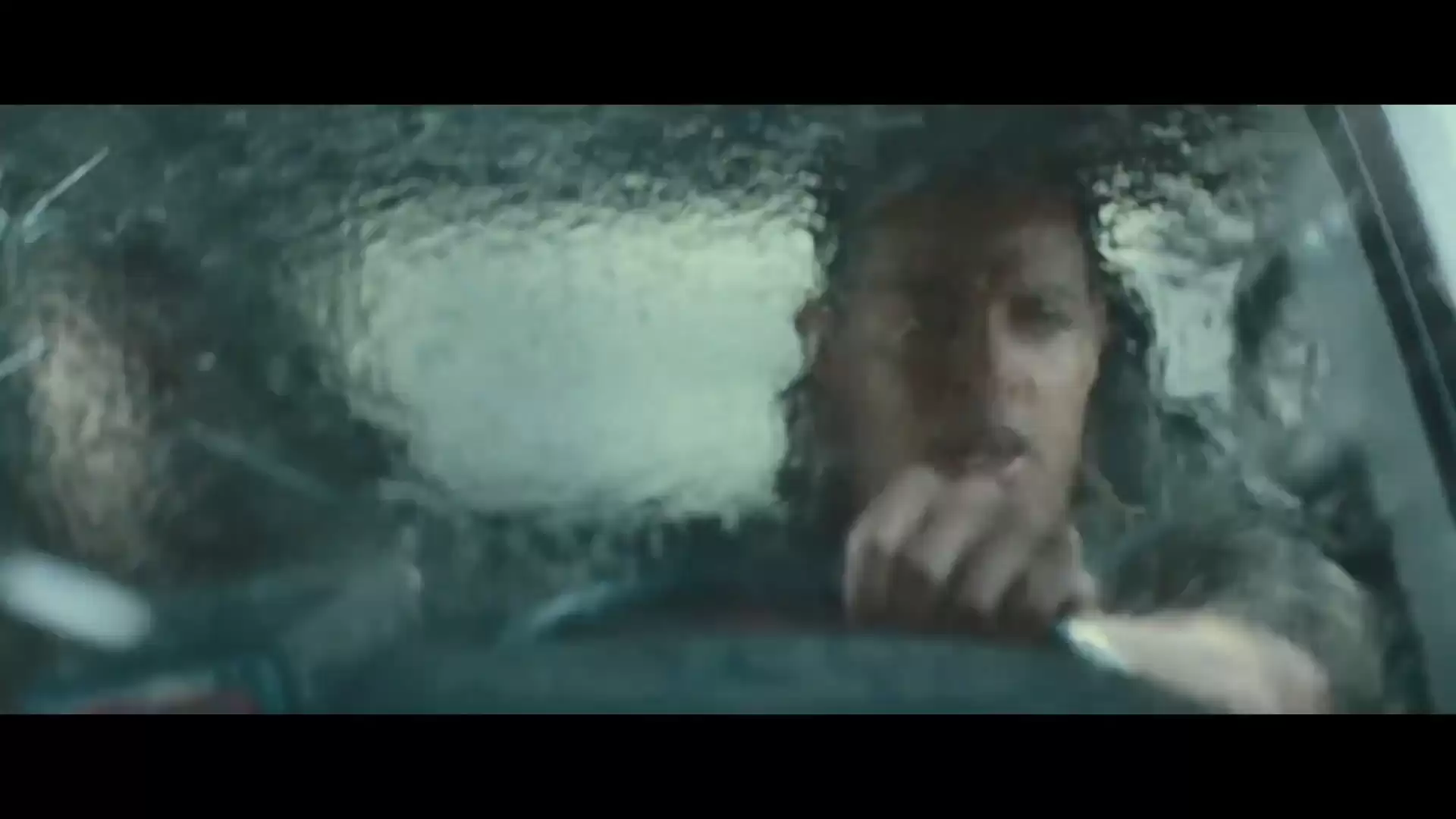 龙卷风新版预告：天灾降临，天地崩裂震撼来袭