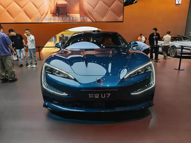 新增星河蓝车色 仰望U7发布新车型配置