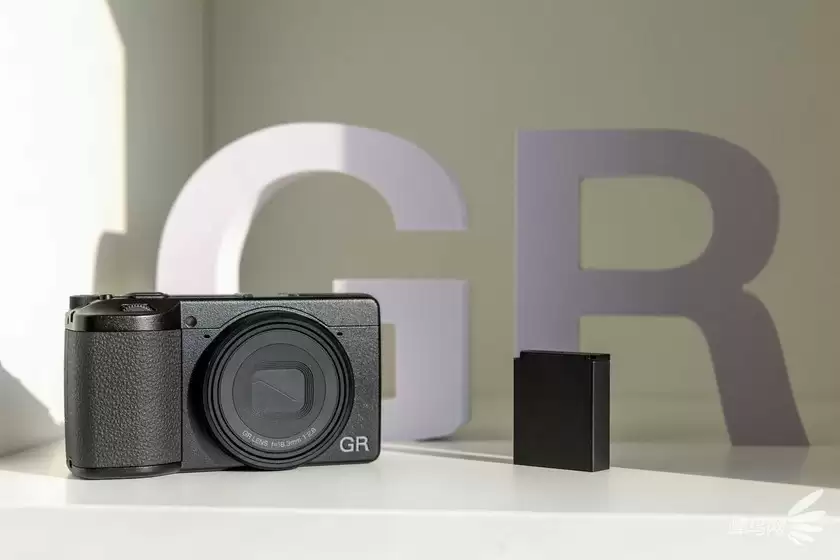 理光 GR IV 相机固件 1.04 版本发布 改善电池性能等