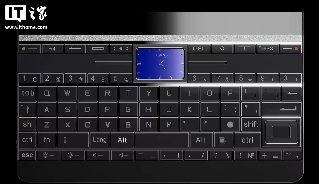 Lotus Diplomat 全键盘手机现身:骁龙 8 Elite 芯片,24GB 内存、1.5TB 存储空间