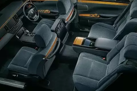 丰田世纪品牌独立后首推新款轿车，配置升级价格上调